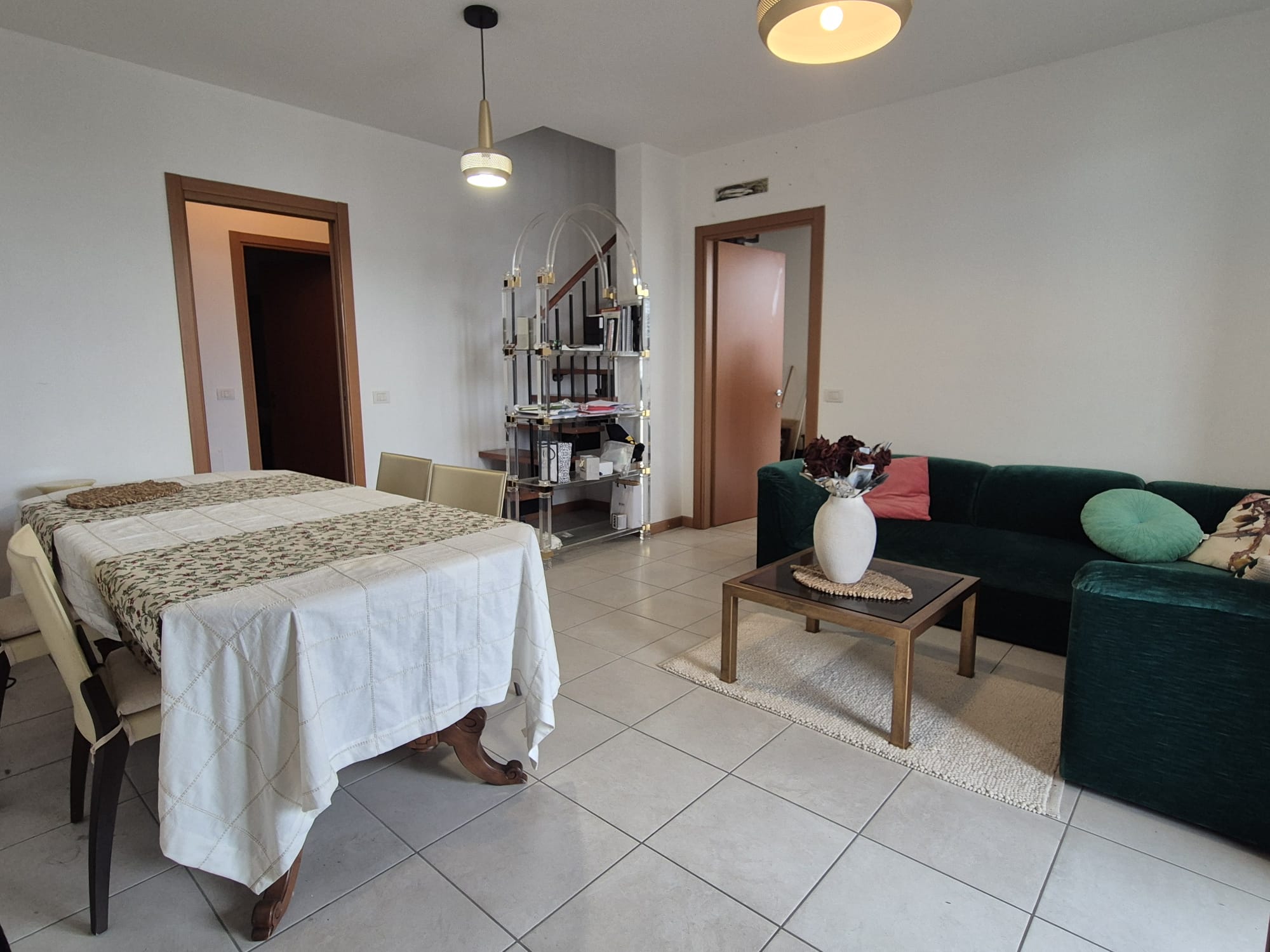 QUADRILOCALE SU DUE LIVELLI